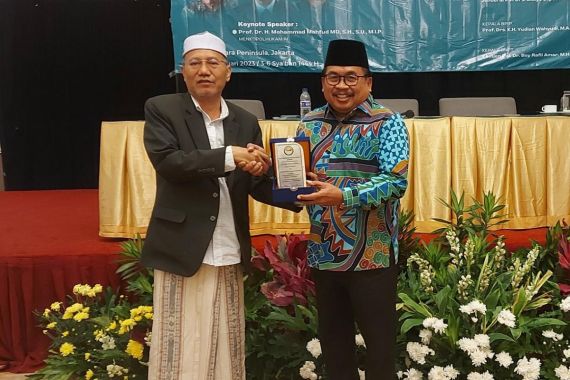 Karjono Dorong Pengasuh Pesantren Teguh Cetak Santri Berkarakter Pancasila - JPNN.COM