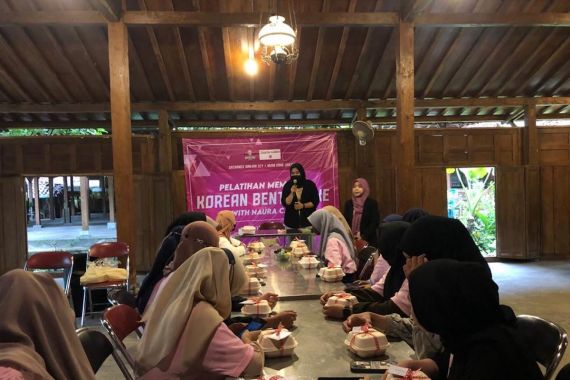 Srikandi Ganjar DIY Adakan Pelatihan Membuat Kue Bareng Perempuan Milenial - JPNN.COM