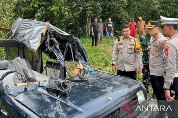 Kecelakaan Maut di Muara Enim, 5 Penumpang Minibus Tewas - JPNN.COM