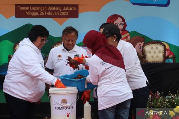 Menteri Siti Nurbaya: Kompos dari Sampah Organik Punya Peran Strategis Memitigasi Perubahan Iklim - JPNN.COM