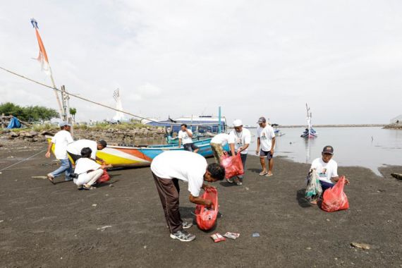 Komunitas Nelayan Pesisir Dukung Ganjar Jaga Ekosistem Laut di Probolinggo - JPNN.COM