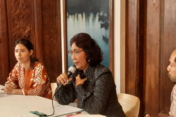 Dengan Mata Berkaca-kaca, Susi Pudjiastuti Bicara soal Pilot Susi Air dan OPM - JPNN.COM