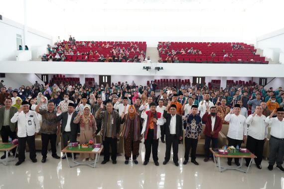 Kepala BPIP Yudian Ajak Mahasiswa di Lombok Pertahankan Persatuan dan Kesatuan NKRI - JPNN.COM