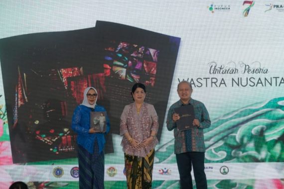Pupuk Indonesia Merilis Buku Wastra Nusantara & Seni Berkain - JPNN.COM