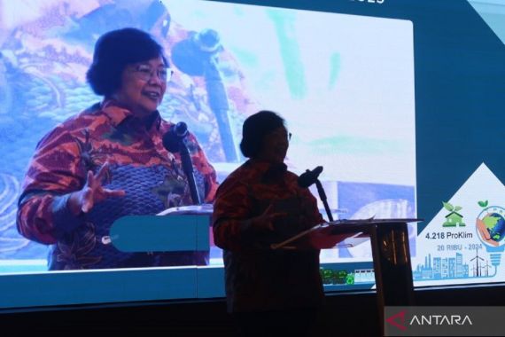 Menteri LHK Siti Nurbaya Mengajak Pemda Berkolaborasi Kurangi Emisi Gas Rumah Kaca - JPNN.COM