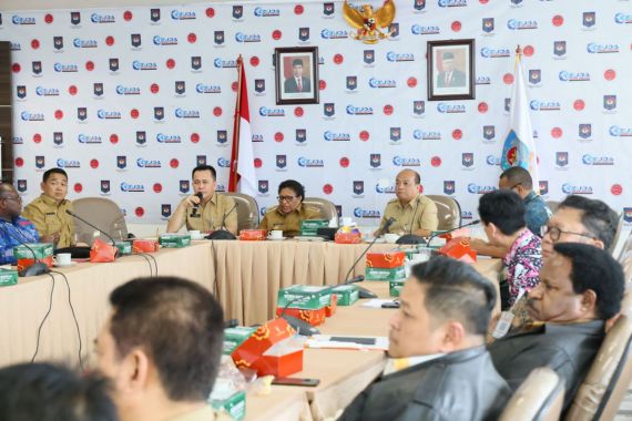 Kemendagri Dorong Optimalisasi Roda Pemerintahan Papua Tengah - JPNN.COM