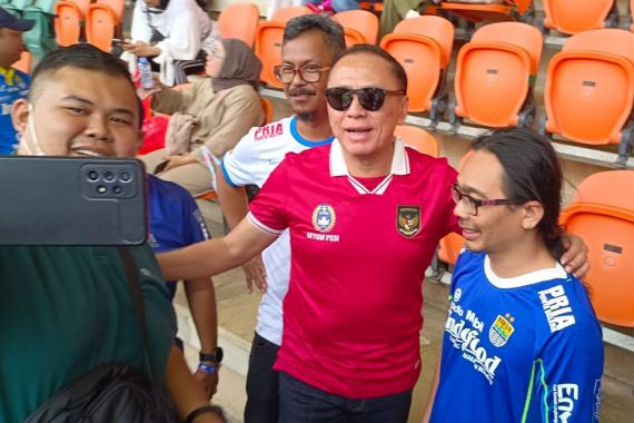 Eks Asprov PSSI Jabar Beberkan Kontribusi Iwan Bule di Sepak Bola Indonesia - JPNN.COM