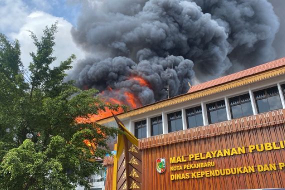 MPP Pekanbaru Kebakaran, Begini Penampakannya - JPNN.COM