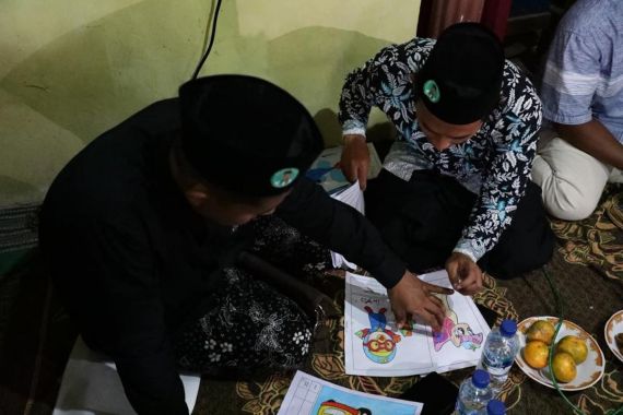 Kiai Muda Jatim Dukung Ganjar Gelar Lomba Mewarnai Ibu dan Anak - JPNN.COM