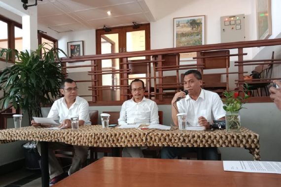 Kuasa Hukum: Plt Bupati Mimika Korban Kesewenang-wenangan Kejaksaan - JPNN.COM