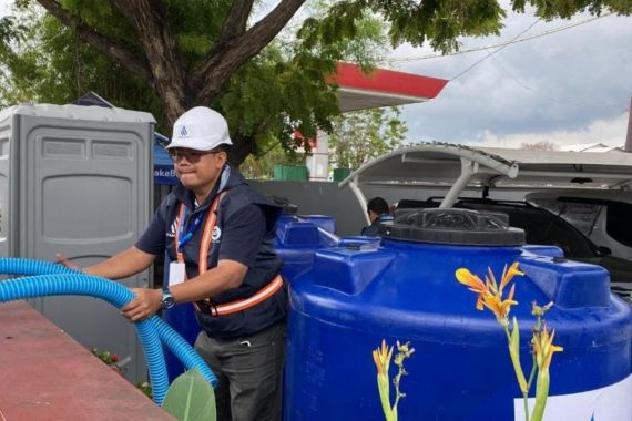 PAM JAYA Kerahkan Puluhan Ribu Liter Air Bersih untuk Korban Kebakaran di Plumpang - JPNN.COM