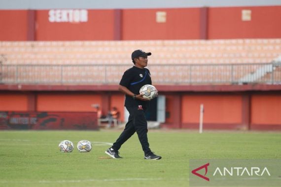 Fabio Lefundes Mengundurkan Diri, Madura United Tunjuk Pelatih Baru, Ini Orangnya - JPNN.COM