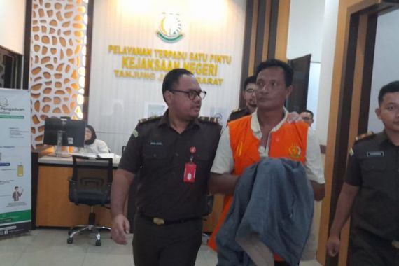 Korupsi Dana Desa, Mantan Kades Tanjungbenanak Ditetapkan sebagai Tersangka - JPNN.COM