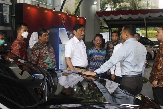Kinto Dukung Kemenko Marves Pakai Mobil Listrik Ramah Lingkungan - JPNN.COM
