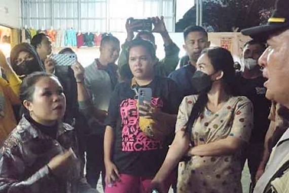 Isi Rumah dan Toko Bos Arisan Bodong Ini Kembali Dijarah Para Korban - JPNN.COM