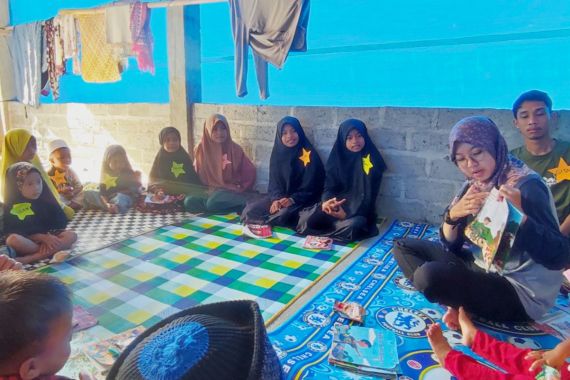 Kisah Tyas, Perempuan 25 Tahun yang Mengabdi di Pelosok Lombok - JPNN.COM
