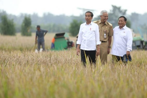 Ganjar dan Prabowo Kian Mesra, SMRC: Potensial Menang di Pilpres - JPNN.COM