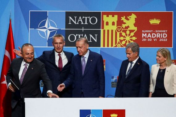 Mempersulit Swedia Masuk NATO, Turki Berkilah Lawan Terorisme - JPNN.COM