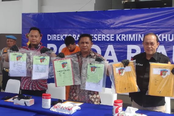 Eks Pegawai Bank BUMN di Riau Ketahuan Mencairkan KUR Pakai Identitas Orang - JPNN.COM