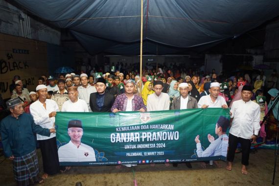 Saga dan Ribuan Warga di Kota Palembang Gelar Doa Bersama untuk Ganjar Pranowo - JPNN.COM