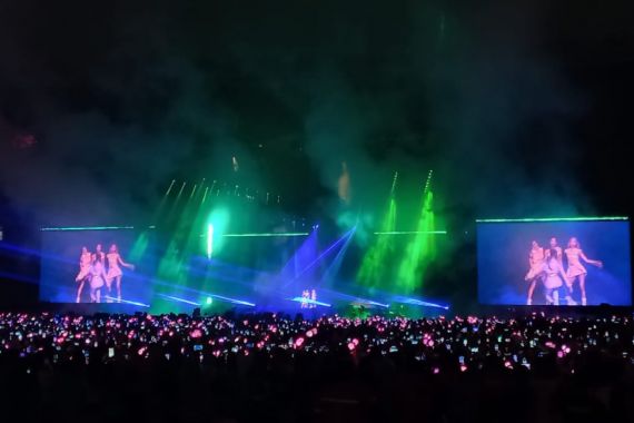 Teriakan Histeris Penggemar Menyapa BLACKPINK di SUGBK - JPNN.COM