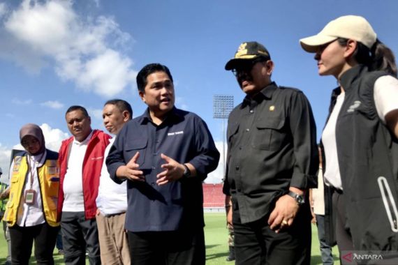 Erick Thohir Pengin Beli VAR yang Dipasang FIFA di 6 Stadion - JPNN.COM