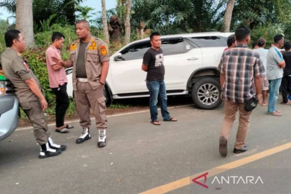 Detik-Detik Mobil Dinas Wabup Mukomuko Kecelakaan di Jalan Lintas Sumatera - JPNN.COM