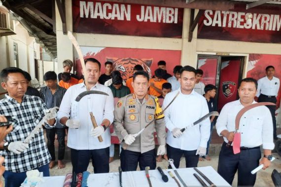 Polresta Jambi Tangkap 20 Berandalan Bermotor Bersenjata Tajam - JPNN.COM
