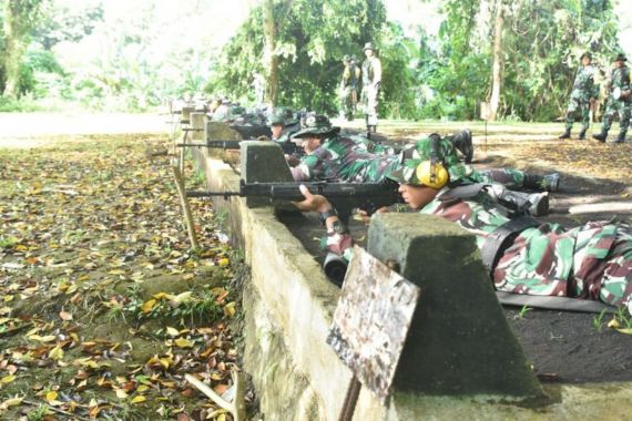 Tingkatkan Kemampuan Prajurit TNI, Kodam Merdeka Gelar Latihan Menembak - JPNN.COM