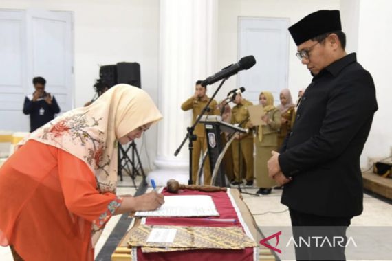 Larang Pejabat Pamer Kekayaan, Pj Gubernur Gorontalo: Tolong Kontrol Istrinya - JPNN.COM