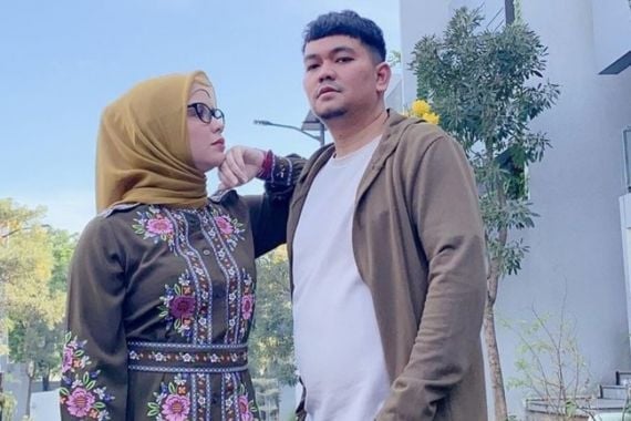 Indra Bekti dan Aldila Jelita di Ambang Perceraian, Begini Kondisi Hubungannya - JPNN.COM