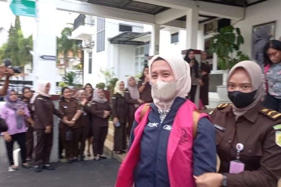 Diduga Korupsi Dana Tukin, 3 ASN Kejari Bandar Lampung Dijebloskan ke Tahanan - JPNN.COM