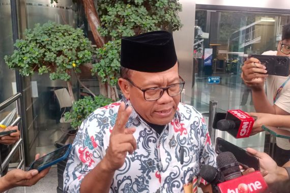 IPW: Rakyat Tidak Butuh Panja Netralitas Polri - JPNN.COM