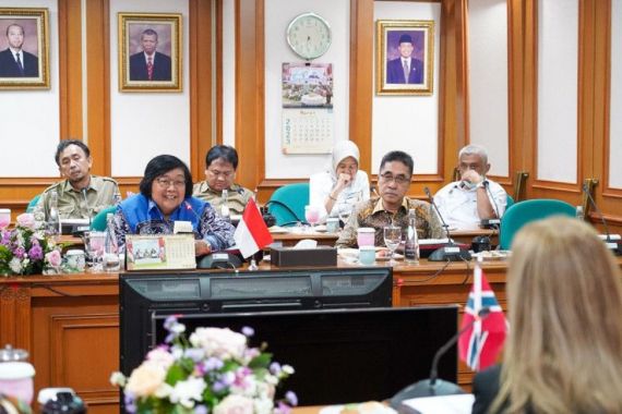 Menteri LHK Siti Nurbaya Bertemu Wamenlu Norwegia Membahas Pengurangan Emisi - JPNN.COM