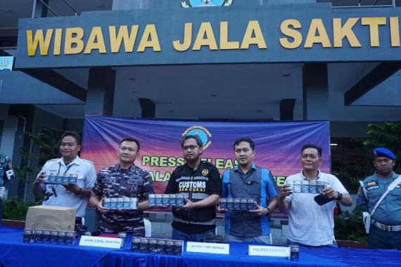 TNI AL Gagalkan Pengiriman 2 Juta Batang Rokok Ilegal - JPNN.COM