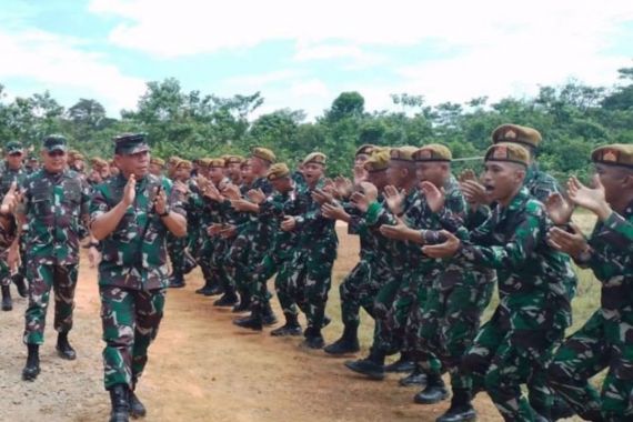Kunjungi Prajurit TNI di Perbatasan RI - Malaysia, Laksdya Irvansyah Menyampaikan Pesan dan Motivasi - JPNN.COM