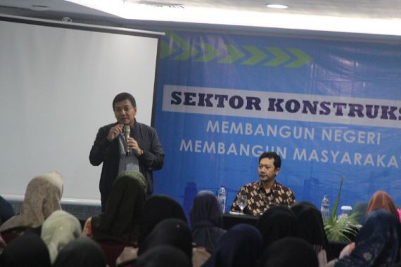 Jon Erizal Singgung Peran PT WTR dalam Pembangunan Tol di Indonesia - JPNN.COM