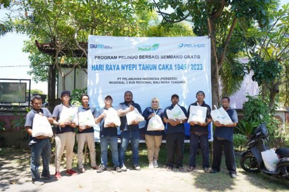 Pelindo Bagikan 3.500 Paket Sembako untuk Sambut Nyepi 2023 - JPNN.COM
