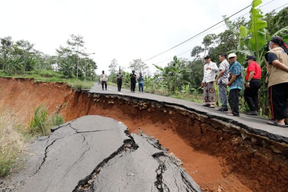 Patahan Gringsing Berpotensi Menimbulkan Gempa, Ganjar: Tetap Tenang & Jangan Panik! - JPNN.COM