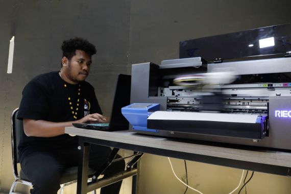PYCH Dorong Pemuda Papua Untuk Berkarya Lewat Kegiatan Printing - JPNN.COM