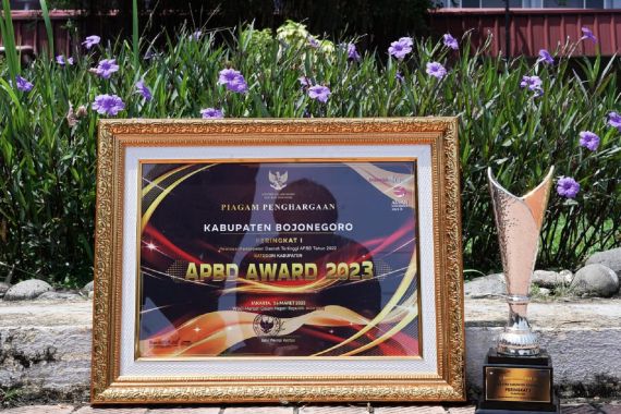 Bojonegoro Raih APBD Award 2023, Peringkat Pertama Realisasi PAD Tertinggi - JPNN.COM
