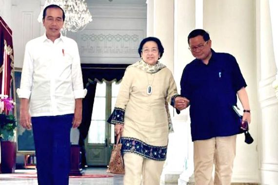 Pak Jokowi dan Bu Mega Bertemu 4 Mata di Istana Merdeka, Ada 2 Jam Sesi Khusus - JPNN.COM