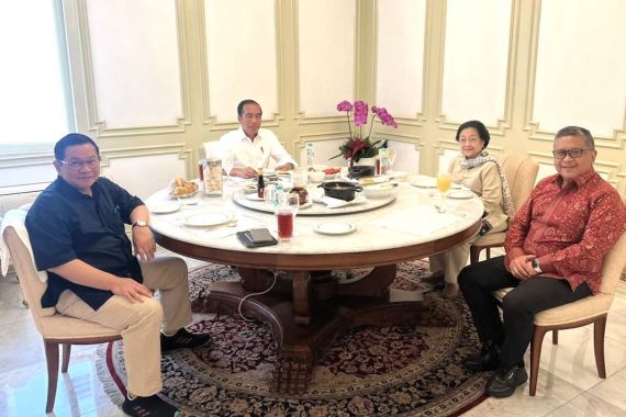 Bu Mega Punya Untold Story soal Istana, Pak Jokowi Promosikan Sayur Lodeh - JPNN.COM