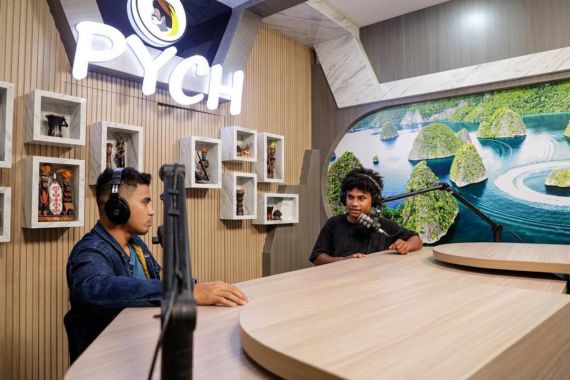 PYCH Hadirkan Studio Podcast Untuk Kembangkan Bakat Anak Muda Papua - JPNN.COM