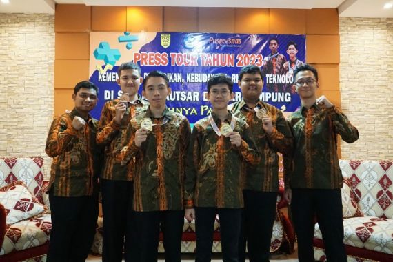 SMA Al Kautsar Bandar Lampung, Langganan Juara, Targetkan 90% Masuk PTN & Sekolah Ikatan Dinas - JPNN.COM