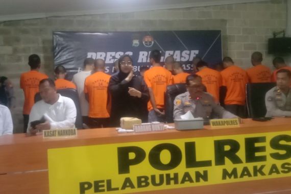 32 Pria Ditangkap Polres Pelabuhan Makassar, Ini Kasusnya, Astaga - JPNN.COM