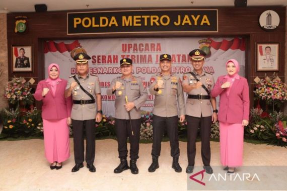 Kapolres Bekasi Kota jadi Direktur Reserse Narkoba Polda Metro Jaya - JPNN.COM