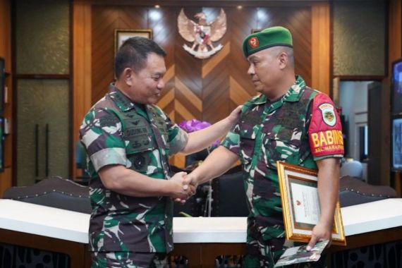 Serka Sunardi Melakukan Aksi Heroik, Jenderal Dudung: Ini Menjadi Contoh bagi Prajurit TNI AD - JPNN.COM