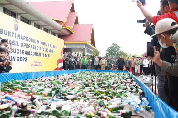 Musnahkan Narkoba hingga Miras, Irjen Iqbal Upayakan Ramadan Nihil Kejahatan - JPNN.COM