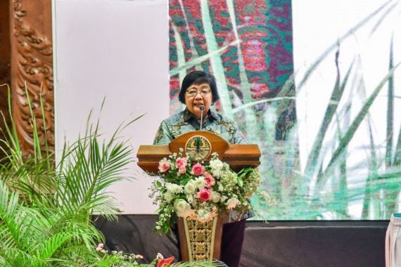 Menteri LHK Siti Nurbaya: Pelibatan Generasi Muda dalam Gerakan Keadilan Iklim Sangat Penting - JPNN.COM